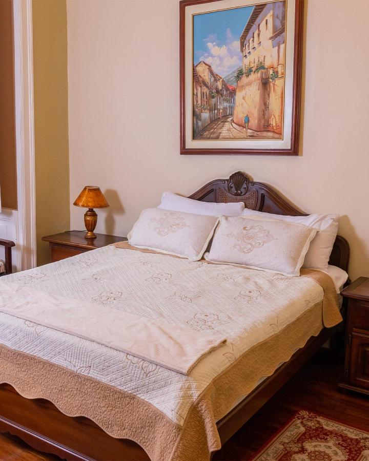 ホテル Casa Colonial キト エクステリア 写真